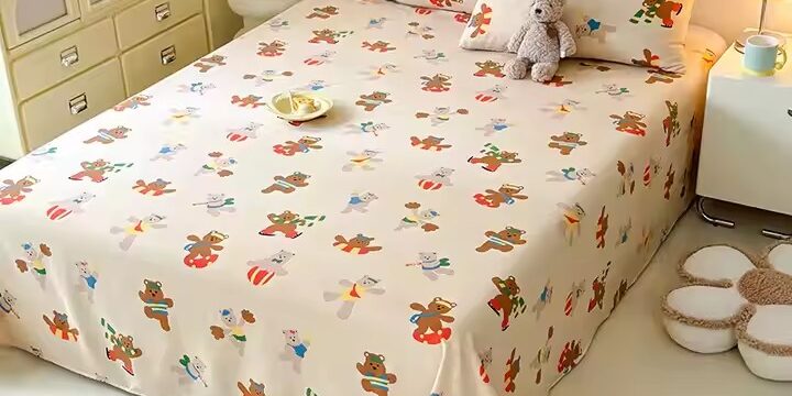 Soft and durable brushed microfiber bed sheet in solid color