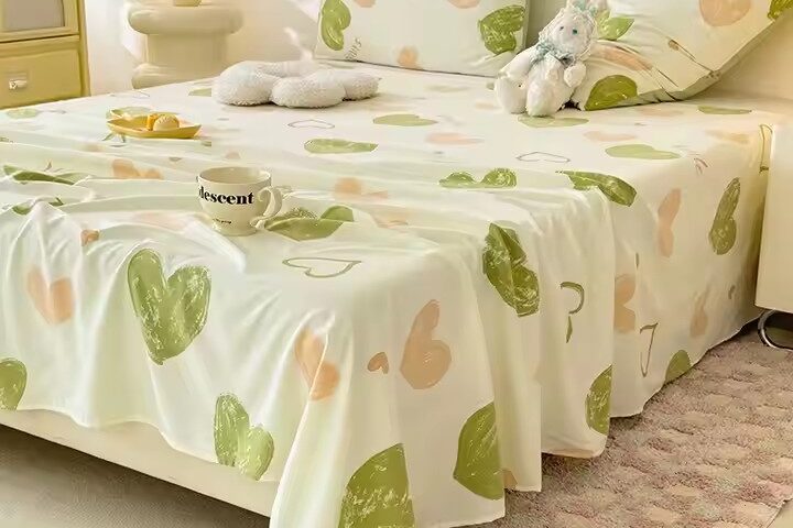 High-Quality Pure Cotton Printed Bed Sheet – Soft & Breathable (3) Luxury printed 100% cotton bed sheet with elegant design