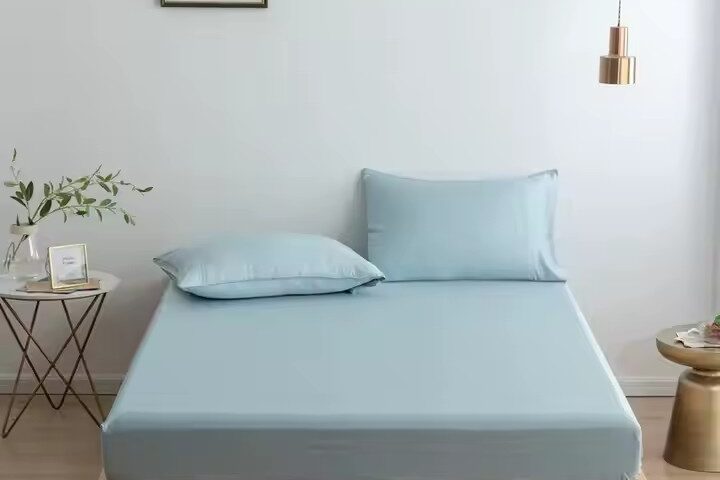 Luxury Breathable Fitted Sheet with Ultra Soft Finish (4) Ultra Soft Comfortable Fitted Sheet for King Size Bed