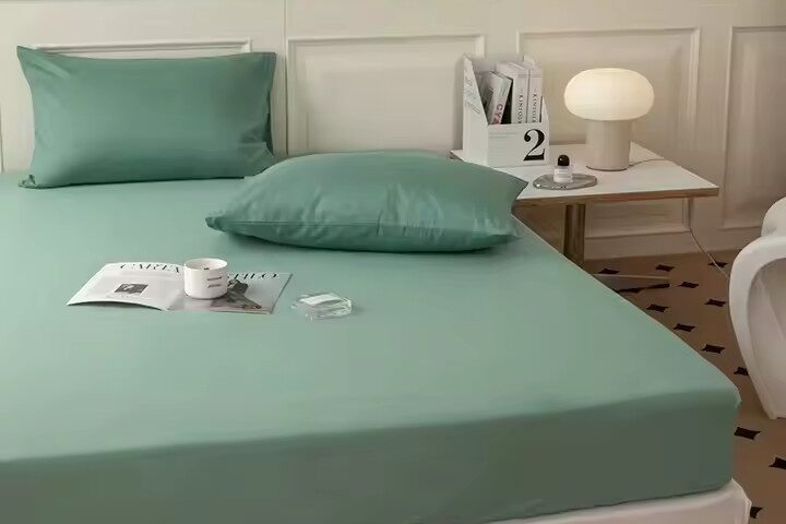 Durable king size fitted sheet for home textile use