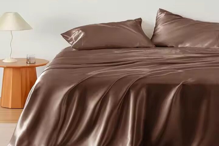Silky soft microfiber bed sheet in modern design
