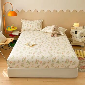 Soft 100% cotton printed fitted sheet with breathable texture