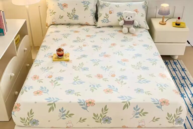 Soft cotton skin-friendly fitted sheet with deep pocket fit