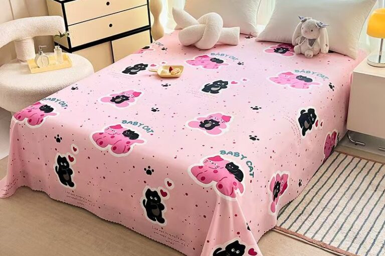 Cute and comfortable soft bed sheet for cozy home use