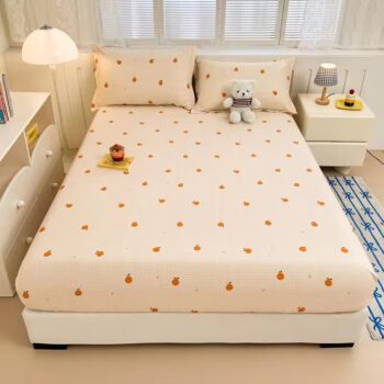 Adorable cotton printed fitted sheet with secure elastic edges