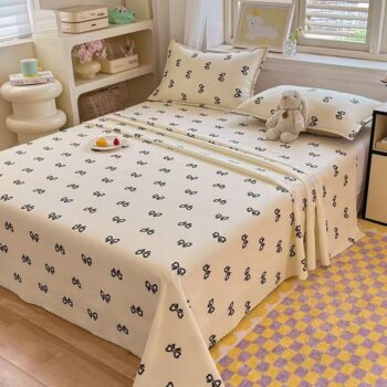 Cute soft dorm bed sheet designed for student bedding