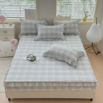 Washed cotton lace-trim fitted sheet in fresh minimalist style