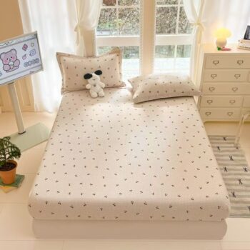 Full-cover cartoon kids fitted sheet with colorful playful prints