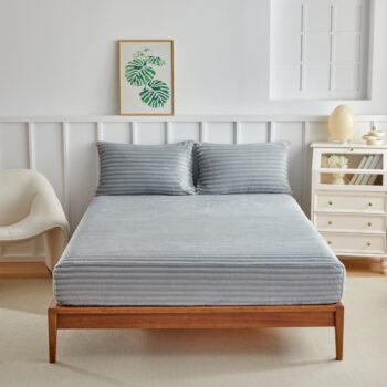 High-quality elastic fitted sheet with flexible multi-size fit