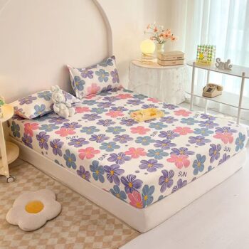 Stylish soft washed cotton fitted sheet with clean design