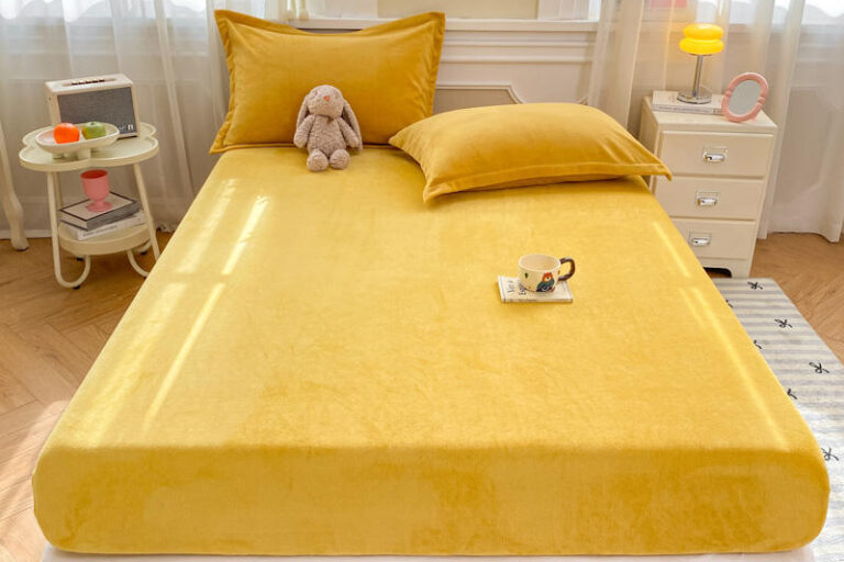 Soft milk velvet non-slip solid fitted sheet for home beds