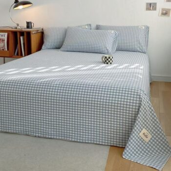 Soft minimalist cotton plaid bed sheet in breathable fabric