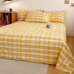 Soft minimalist cotton plaid bed sheet in breathable fabric