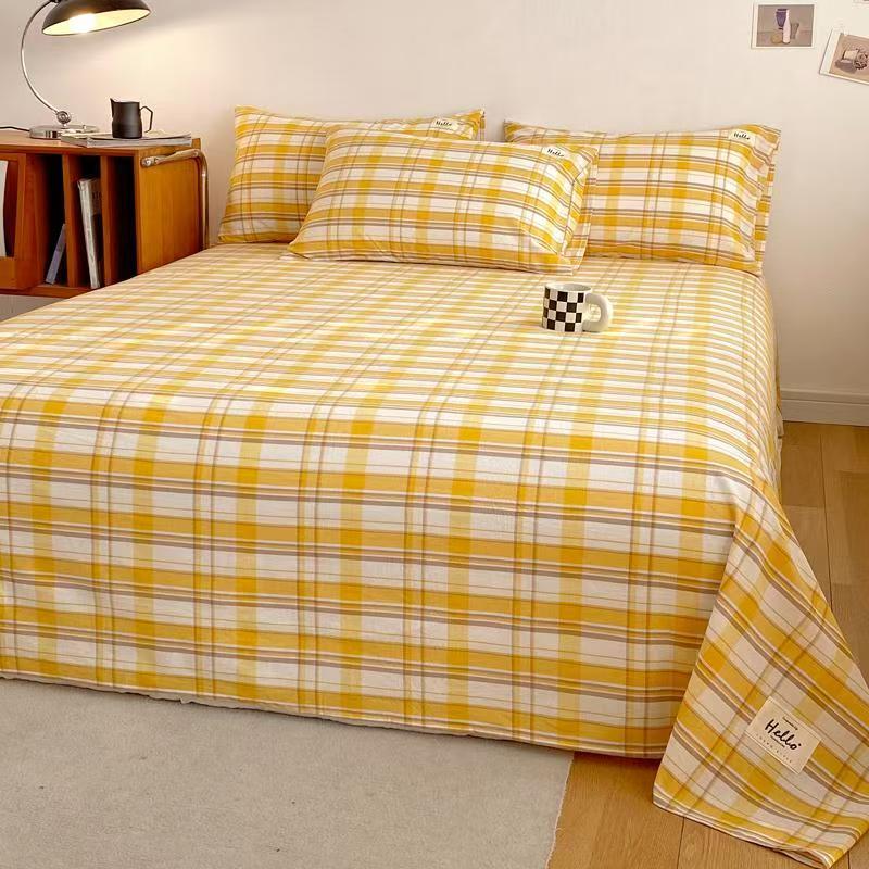 Soft minimalist cotton plaid bed sheet in breathable fabric