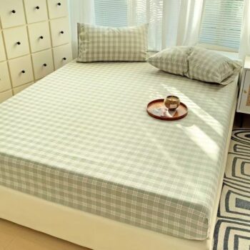 Minimalist striped and checked fitted sheet with fresh soft style
