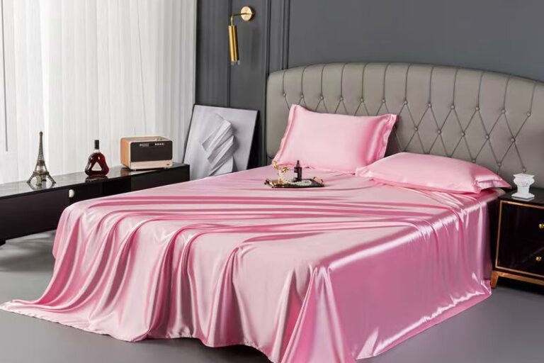 Mulberry Silk Pure Color Summer Bed Sheet (8) Pure mulberry silk summer bed sheet with smooth elegant finish