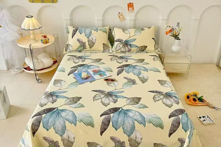 Premium thick Nordic-style cotton bed sheet for homes