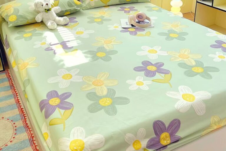 Pure cotton non-slip fitted sheet designed for apartment bedrooms