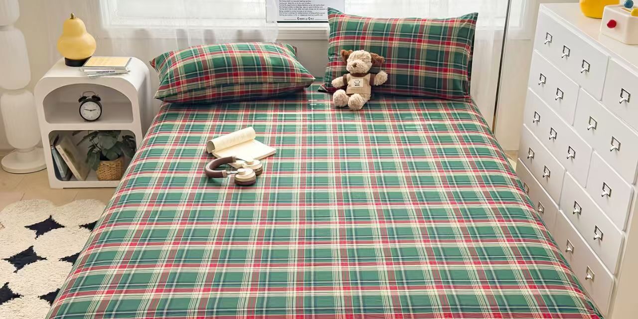 Premium checkered pure cotton fitted sheet for modern bedrooms