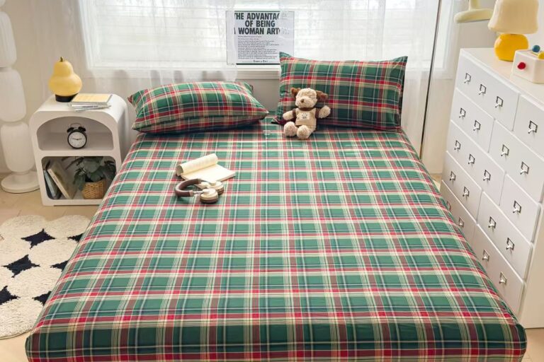 Premium checkered pure cotton fitted sheet for modern bedrooms