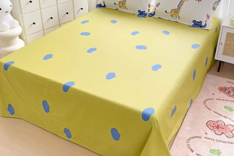 Pure Cotton Multi-Size Breathable Bed Sheet (5) Breathable pure cotton multi-size bed sheet for daily comfort