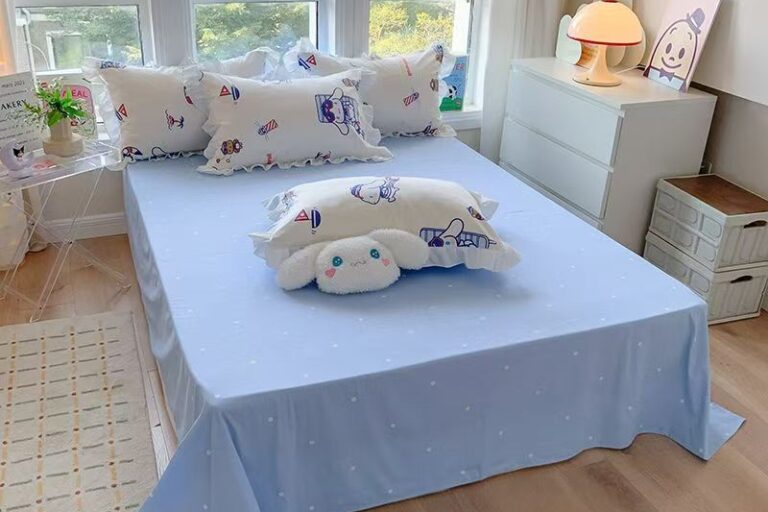 Pure Cotton Polka Dot Minimalist Bed Sheet (3) Minimalist pure cotton polka dot bed sheet with soft texture