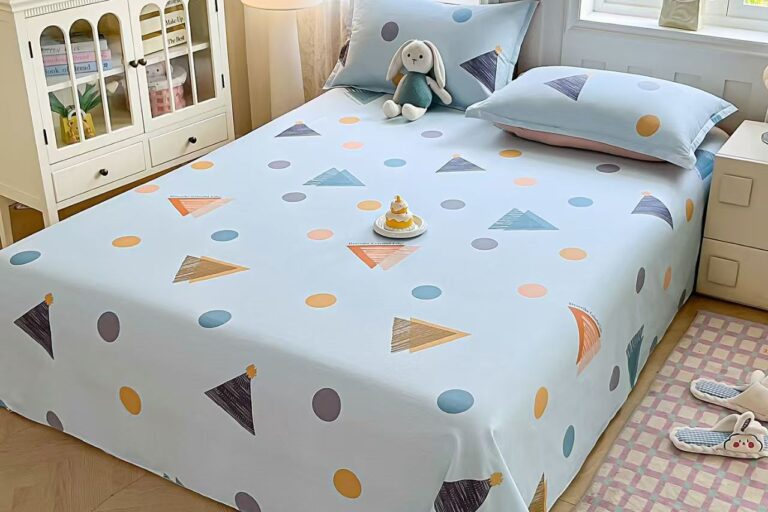 Breathable pure cotton printed bed sheet for home use