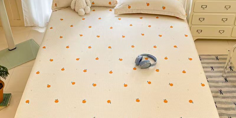 Pure cotton non-slip printed fitted sheet for household bedroom use