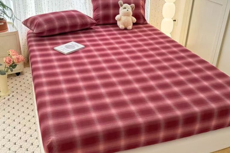 Pure Cotton Striped Check Non-Slip Fitted Sheet (7) Pure cotton striped and check non-slip fitted sheet for bedroom use