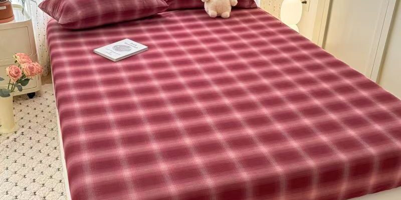 Pure cotton striped and check non-slip fitted sheet for bedroom use