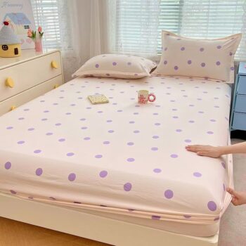 Soft breathable polka dot printed fitted sheet for home bedrooms