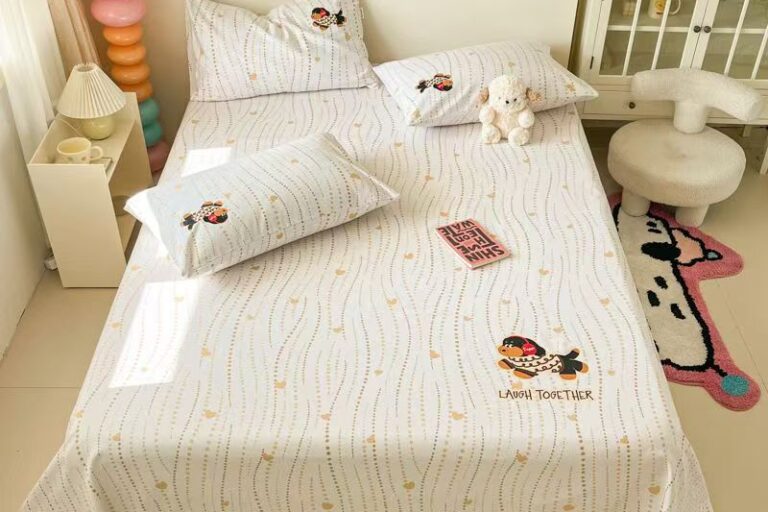 Thick Cotton Cartoon All-Season Bed Sheet (6) Thick pure cotton cartoon all-season bed sheet for home use