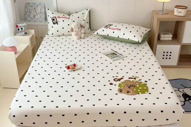 Thick pure cotton fitted sheet with reinforced elastic edges