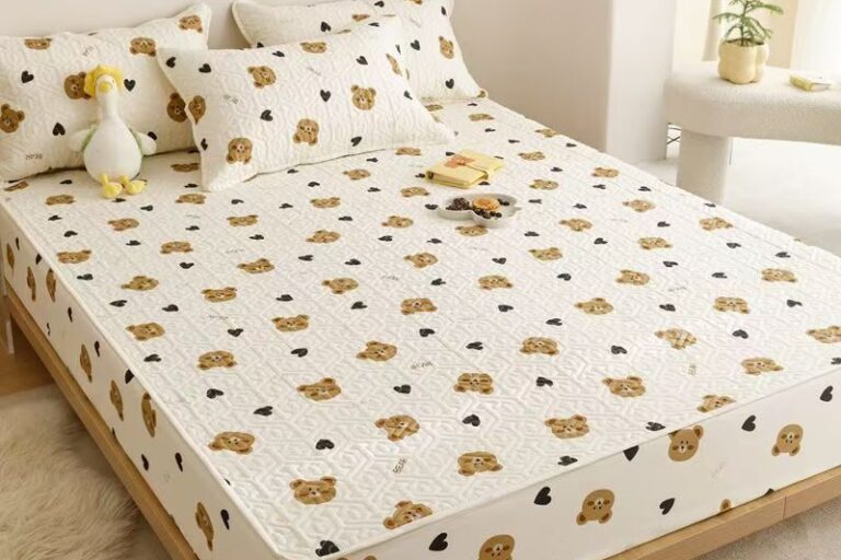 Thick quilted pure cotton non-slip fitted sheet for home beds