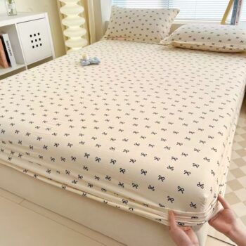 Thick non-slip cotton fitted sheet with secure elastic edges