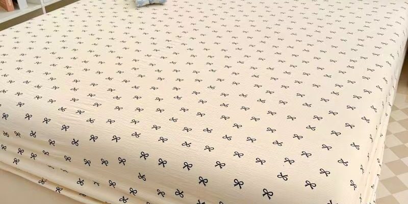 Thick non-slip cotton fitted sheet with secure elastic edges