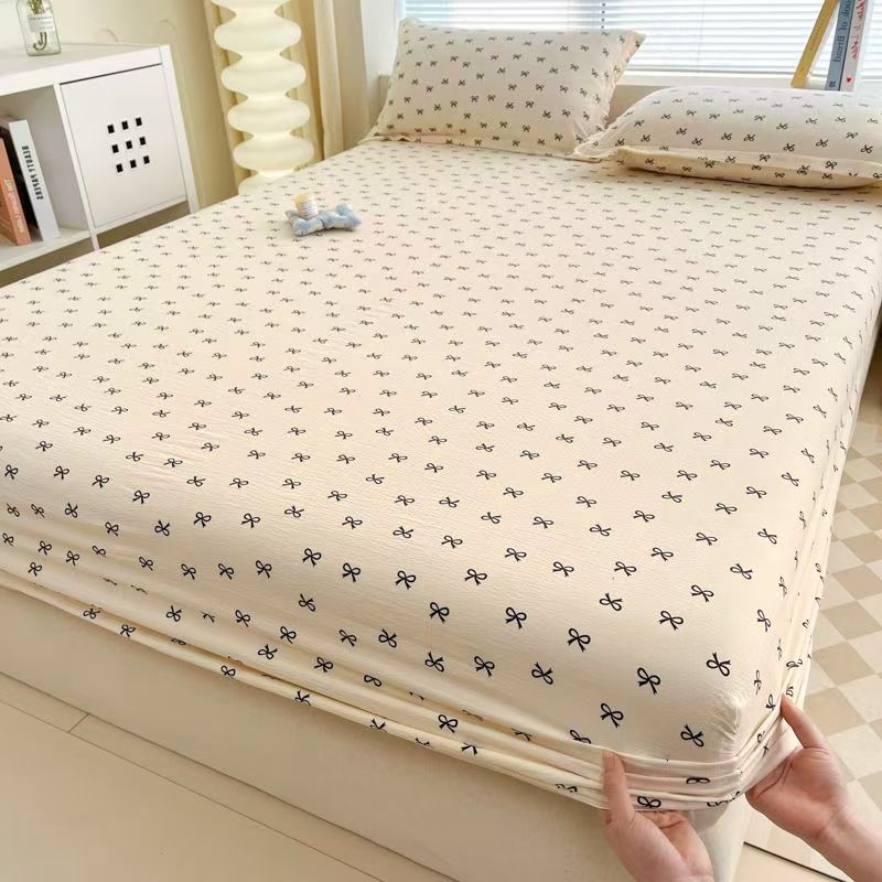 Thick non-slip cotton fitted sheet with secure elastic edges