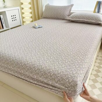 Thick non-slip cotton fitted sheet with secure elastic edges