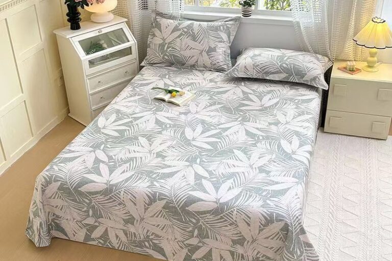 Warm pure cotton bed sheet for comfortable home bedding